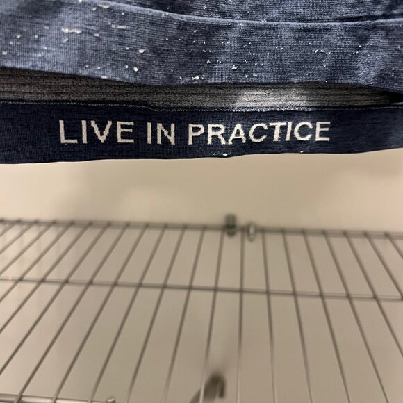 Lululemon Metal Vent Tech SS Tee – Blue XL – EUC (Gently Worn) - Picture 4 of 4